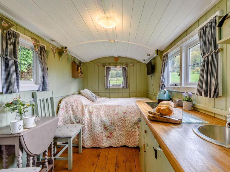 Ewe Retreat Shepherds Hut Χέρεφορντ Εξωτερικό φωτογραφία